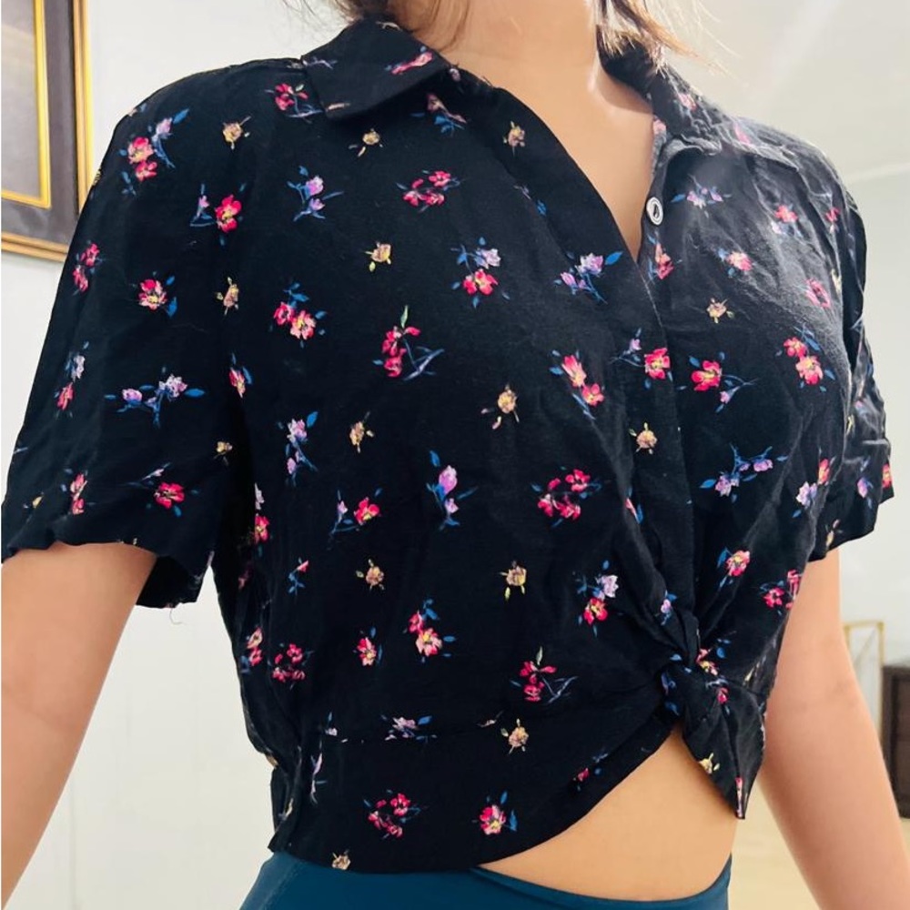 Wild Fable Floral Patterned Button Down Crop Top